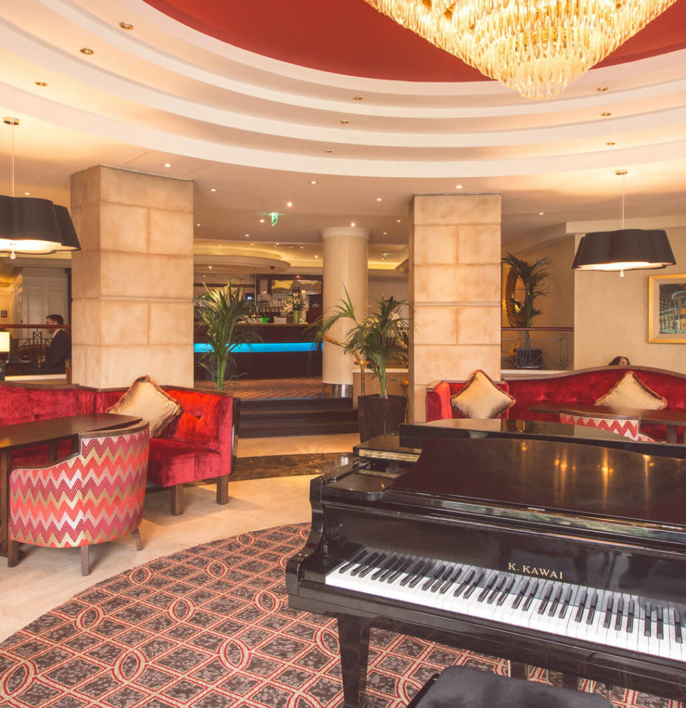 the-piano-lounge-belfast-bars-belfast-restaurants-europa-hotel